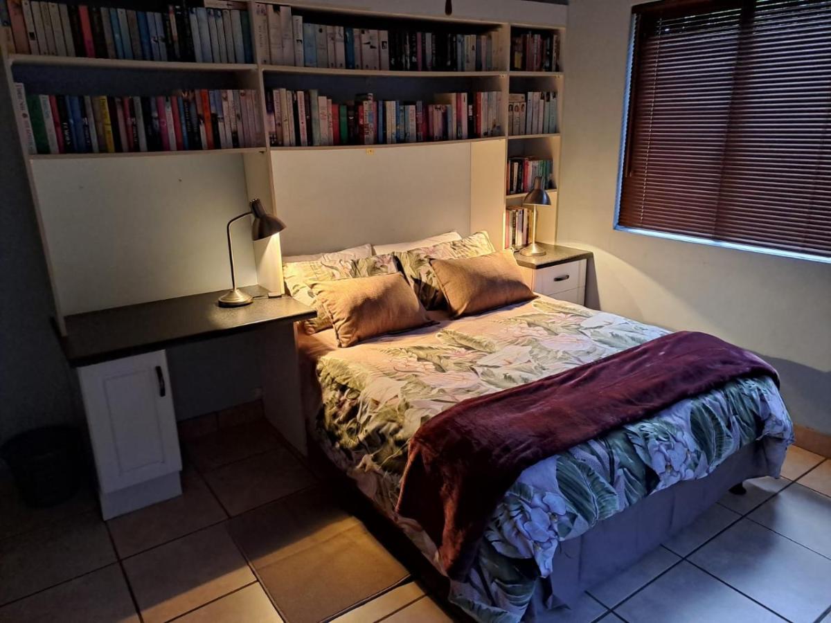 Da Gama Lake Cottages - Coral Tree And Cormorant Cottages White River Extérieur photo
