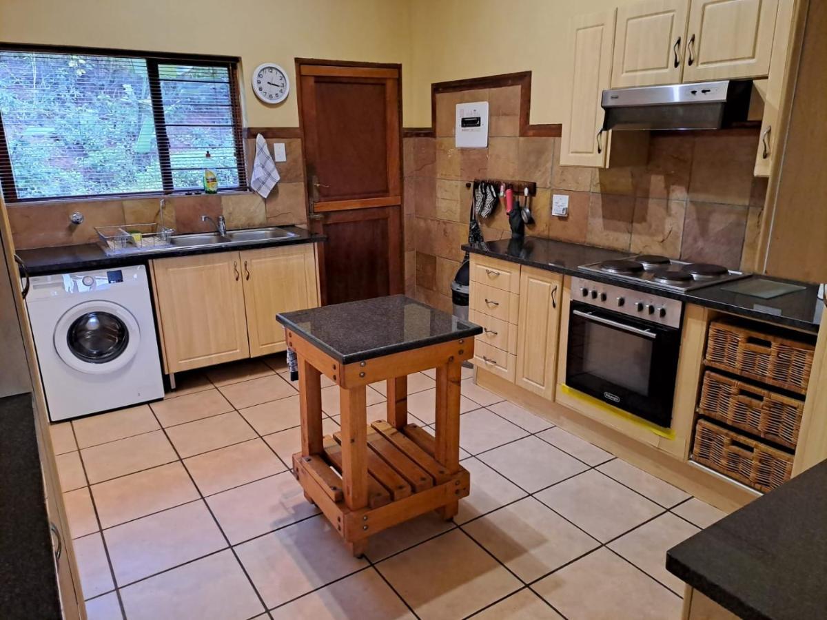 Da Gama Lake Cottages - Coral Tree And Cormorant Cottages White River Extérieur photo