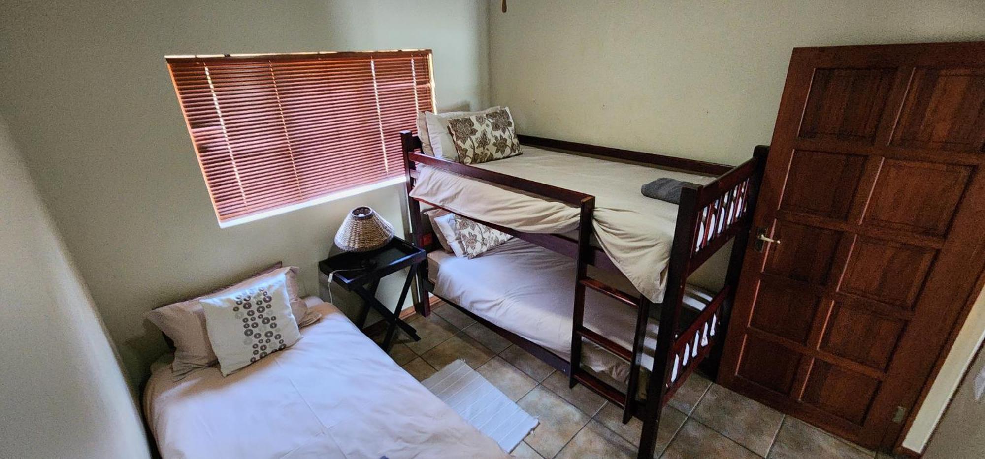 Da Gama Lake Cottages - Coral Tree And Cormorant Cottages White River Chambre photo